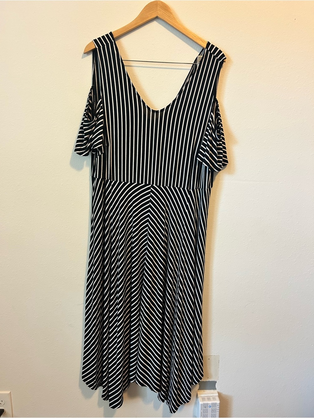 Lane Bryant Women’s 18/20 Black & White Striped Cold-Shoulder Dress MIDI Dress